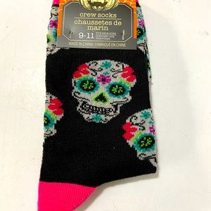 NWT sugar skull crew socks